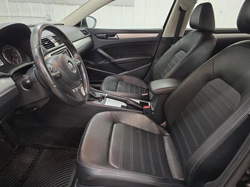 Used 2012 Volkswagen Passat 3.6 SE FWD image 21