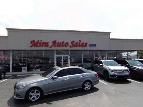 Used 2015 Mercedes-Benz E 350 4MATIC Sedan image 2
