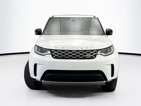 Certified 2025 Land Rover Discovery S image 2