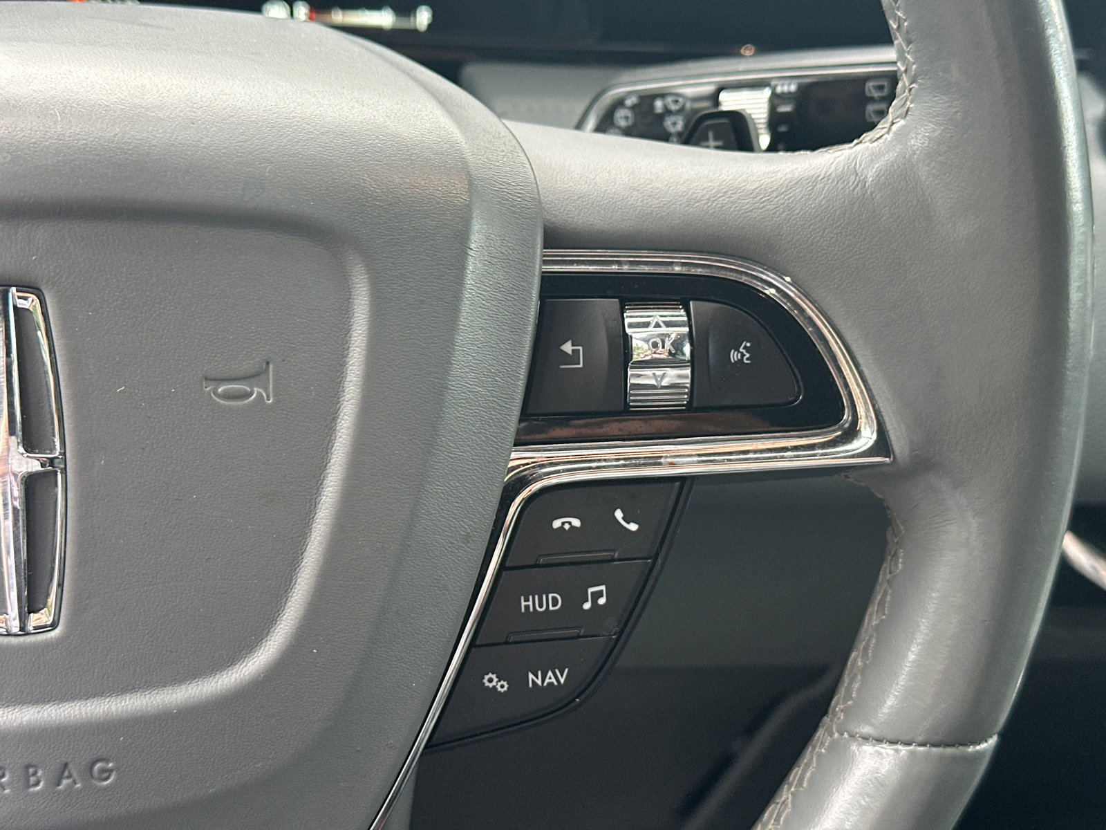 Used 2019 Lincoln Navigator Reserve AWD/4WD image 27