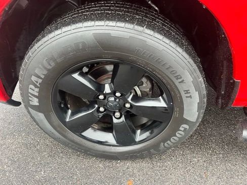 Used 2018 RAM 1500 Express w/ Express Value Package image 23