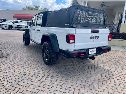 Used 2023 Jeep Gladiator Rubicon w/ Cold Weather Group AWD/4WD image 3