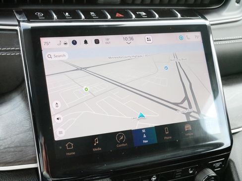 Used 2023 Jeep Grand Cherokee L Limited w/ Black Appearance Package image 22