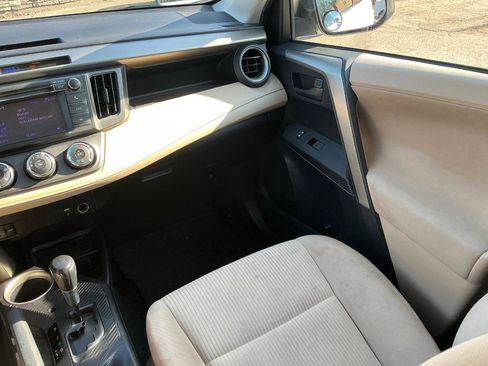 Used 2013 Toyota RAV4 LE image 17