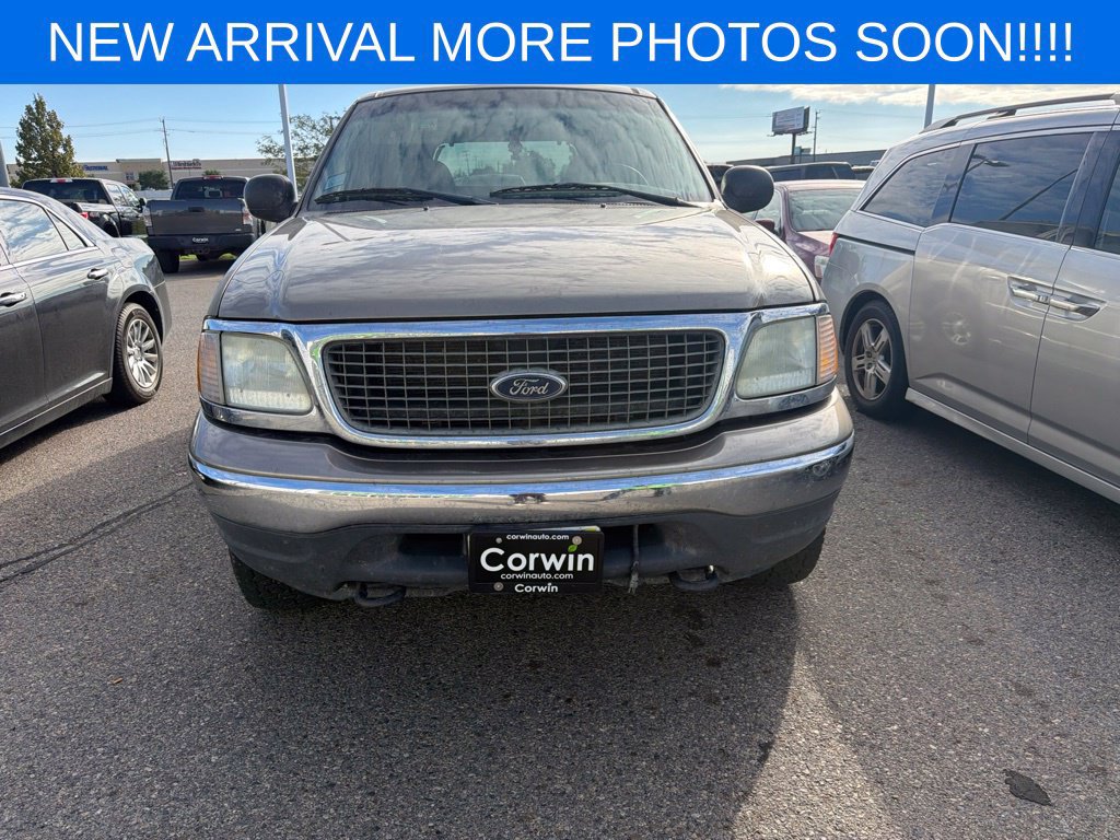 Used 2002 Ford Expedition XLT AWD/4WD image 2