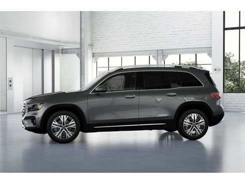 New 2026 Mercedes-Benz GLB 250 4MATIC image 36
