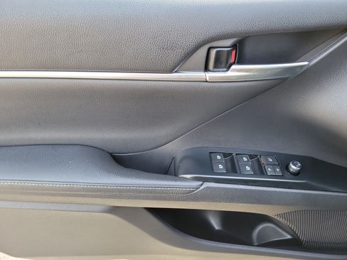 Used 2020 Toyota Camry XSE FWD image 13