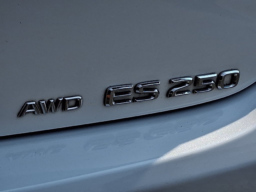 Used 2023 Lexus ES 250 w/ Premium Package AWD/4WD image 30