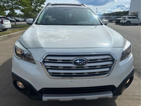 Used 2016 Subaru Outback 2.5i Limited AWD/4WD image 3