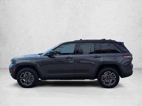 Used 2022 Jeep Grand Cherokee Trailhawk w/ Advanced Protech Group II AWD/4WD image 10