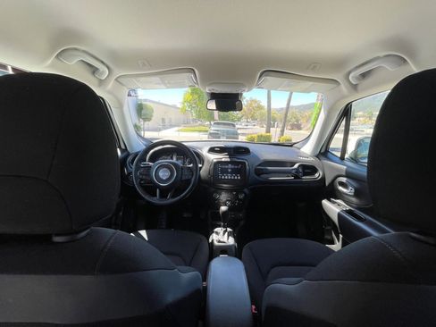 Used 2020 Jeep Renegade Altitude FWD image 13