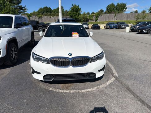 Used 2019 BMW 330i xDrive Sedan w/ Convenience Package AWD/4WD image 2