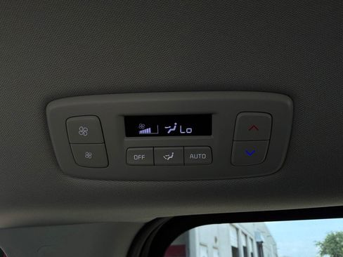Used 2026 Kia Carnival FWD image 14