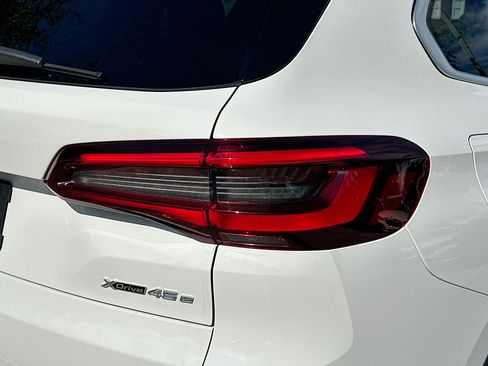 Certified 2023 BMW X5 xDrive45e w/ Parking Assistance Package image 30