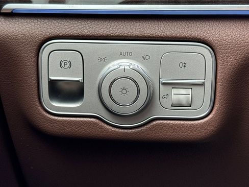 Used 2026 Mercedes-Benz GLS 450 4MATIC image 17