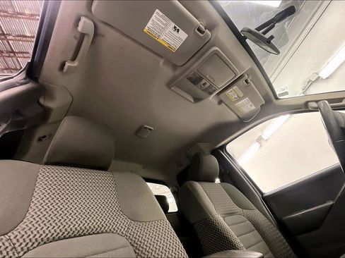 Used 2017 Nissan Frontier SV RWD image 28