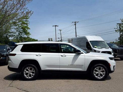 Used 2022 Jeep Grand Cherokee L Limited AWD/4WD image 7