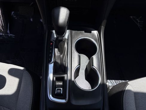 Used 2023 Chevrolet Equinox LS FWD image 26