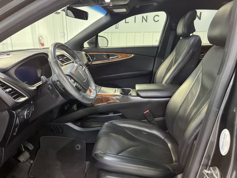 Used 2019 Lincoln Nautilus Reserve image 7