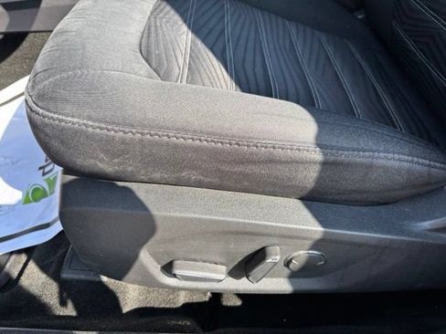 Used 2016 Ford Fusion SE FWD image 15