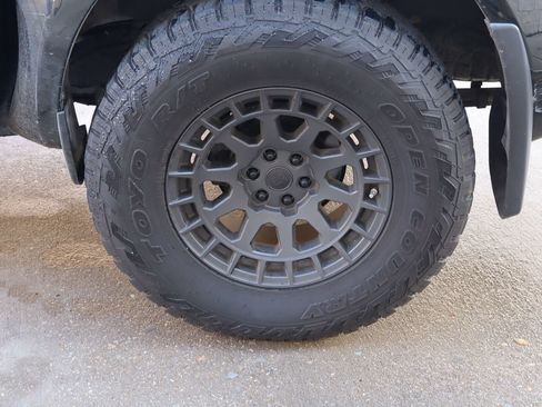 Used 2019 Nissan Frontier PRO-4X w/ Pro-4x Luxury Package AWD/4WD image 26