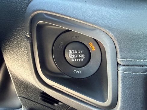 Used 2024 Jeep Wrangler Unlimited Rubicon AWD/4WD image 29