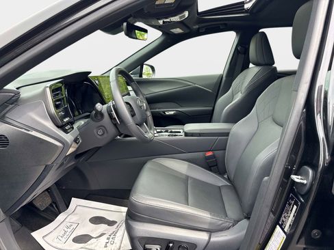 Used 2024 Lexus RX 350 Premium w/ Accessory Package (Z1) AWD/4WD image 19