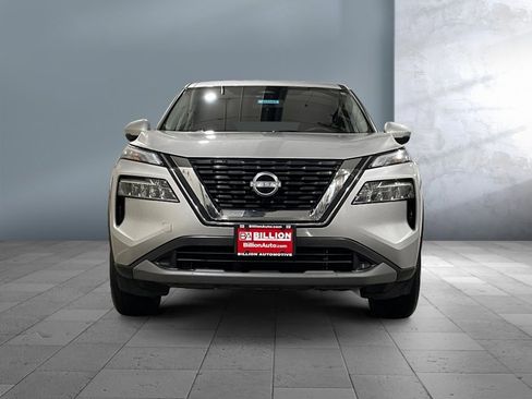 Used 2022 Nissan Rogue SV AWD/4WD image 2