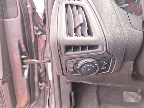 Used 2013 Ford Focus SE FWD image 37
