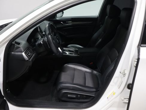 Used 2018 Honda Accord Sport image 8