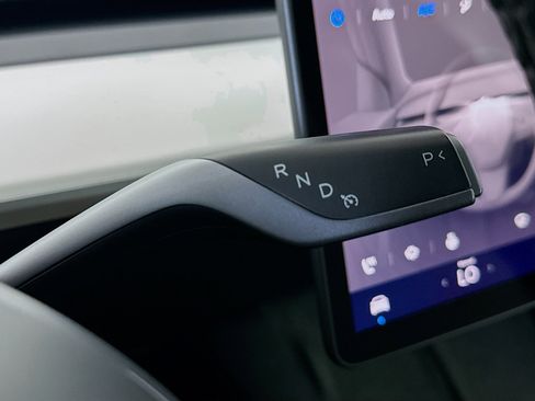 Used 2023 Tesla Model Y Long Range AWD/4WD image 24