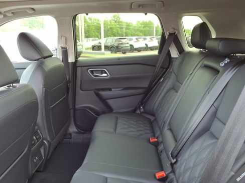 New 2026 Nissan Rogue Platinum AWD/4WD image 8