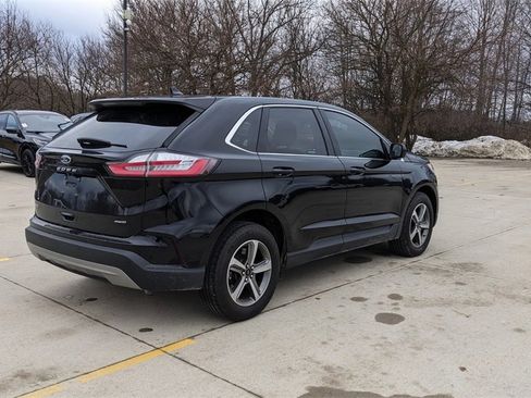 Used 2024 Ford Edge SEL w/ Convenience Package image 3