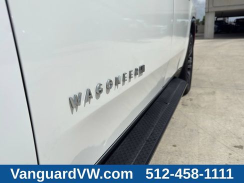 Used 2024 Jeep Wagoneer Series II w/ Flexible Seating Group RWD image 5
