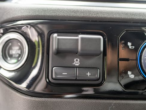 Used 2024 Chevrolet Silverado 1500 RST AWD/4WD image 32