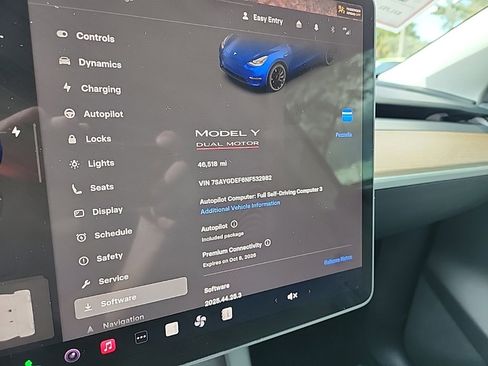 Used 2022 Tesla Model Y Performance image 29