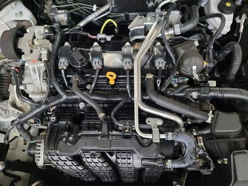 Used 2025 Nissan Altima 2.5 SV FWD image 30