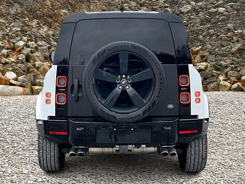 Used 2022 Land Rover Defender 90 Carpathian Edition image 4