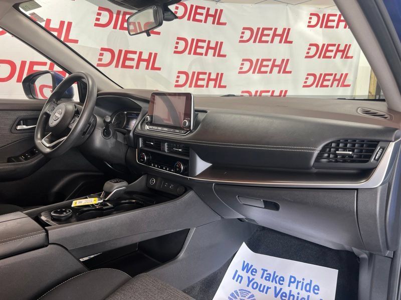 Used 2023 Nissan Rogue SV AWD/4WD image 13