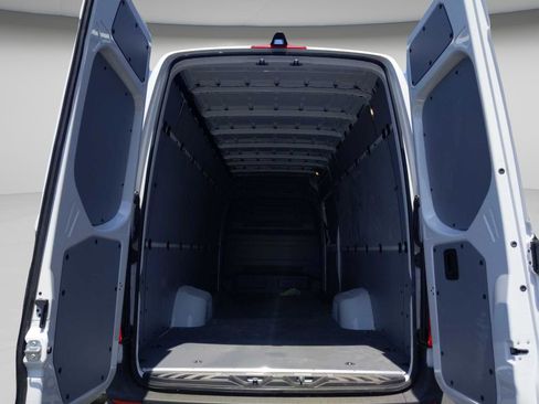 New 2024 Mercedes-Benz Sprinter 3500 image 8
