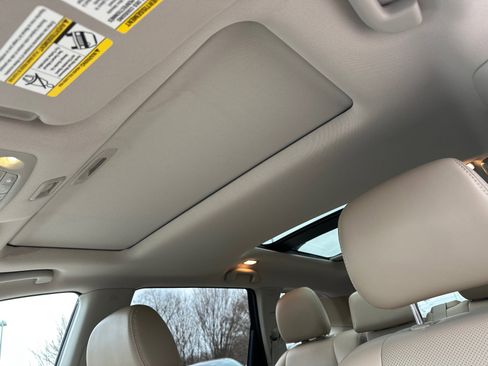 Used 2018 Nissan Pathfinder Platinum image 39