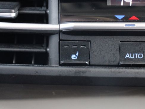 Certified 2024 Toyota Sienna XLE image 27