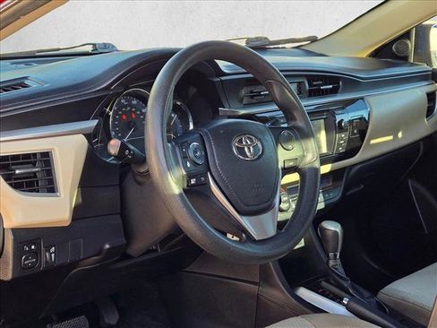 Used 2015 Toyota Corolla LE image 10