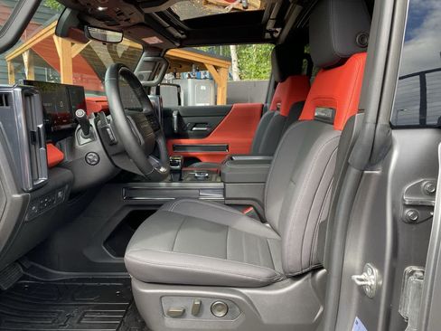 Used 2026 GMC Hummer EV 4x4 Crew Cab w/ Carbon Fiber Edition Package image 13