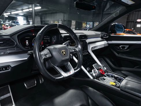 Used 2019 Lamborghini Urus image 26