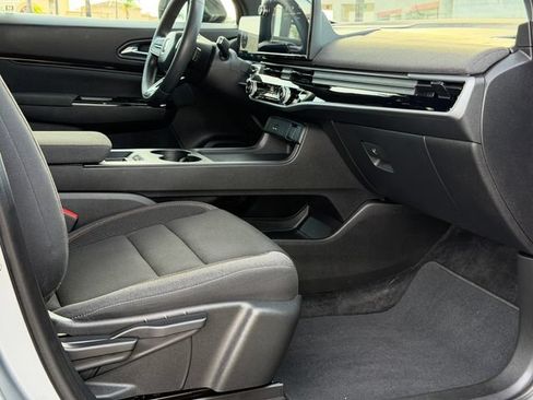 Used 2025 Honda Prologue EX image 19