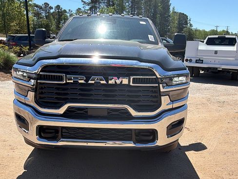 New 2026 RAM 2500 Tradesman AWD/4WD image 3