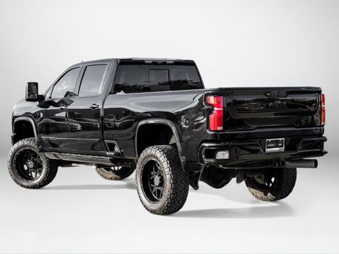 Used 2024 Chevrolet Silverado 2500 High Country w/ High Country Premium Package AWD/4WD image 8