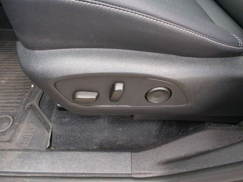 Used 2024 Chevrolet Traverse LT w/ Midnight/Sport Edition AWD/4WD image 11