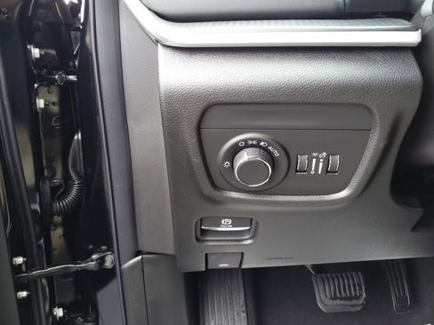 Used 2025 Jeep Grand Cherokee Laredo X w/ Luxury Tech Group I image 19